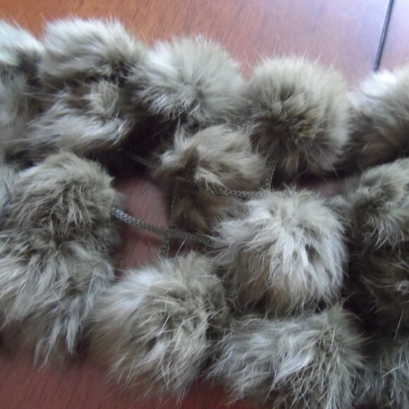 Olive real rabbit fur Pom Pom scarf - Picture 10 of 10